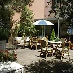 Hotel Garden 2*
